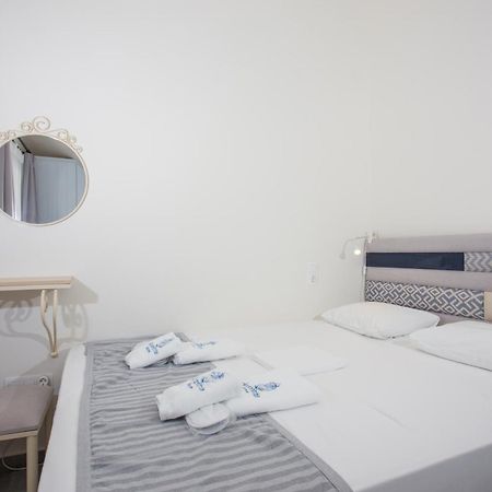 Amphitrite Apartments İskiri Dış mekan fotoğraf