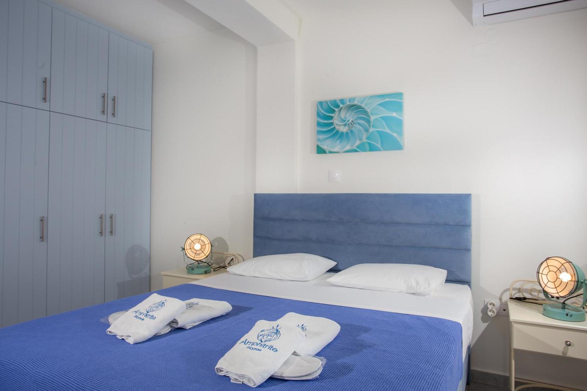 Amphitrite Apartments İskiri Dış mekan fotoğraf