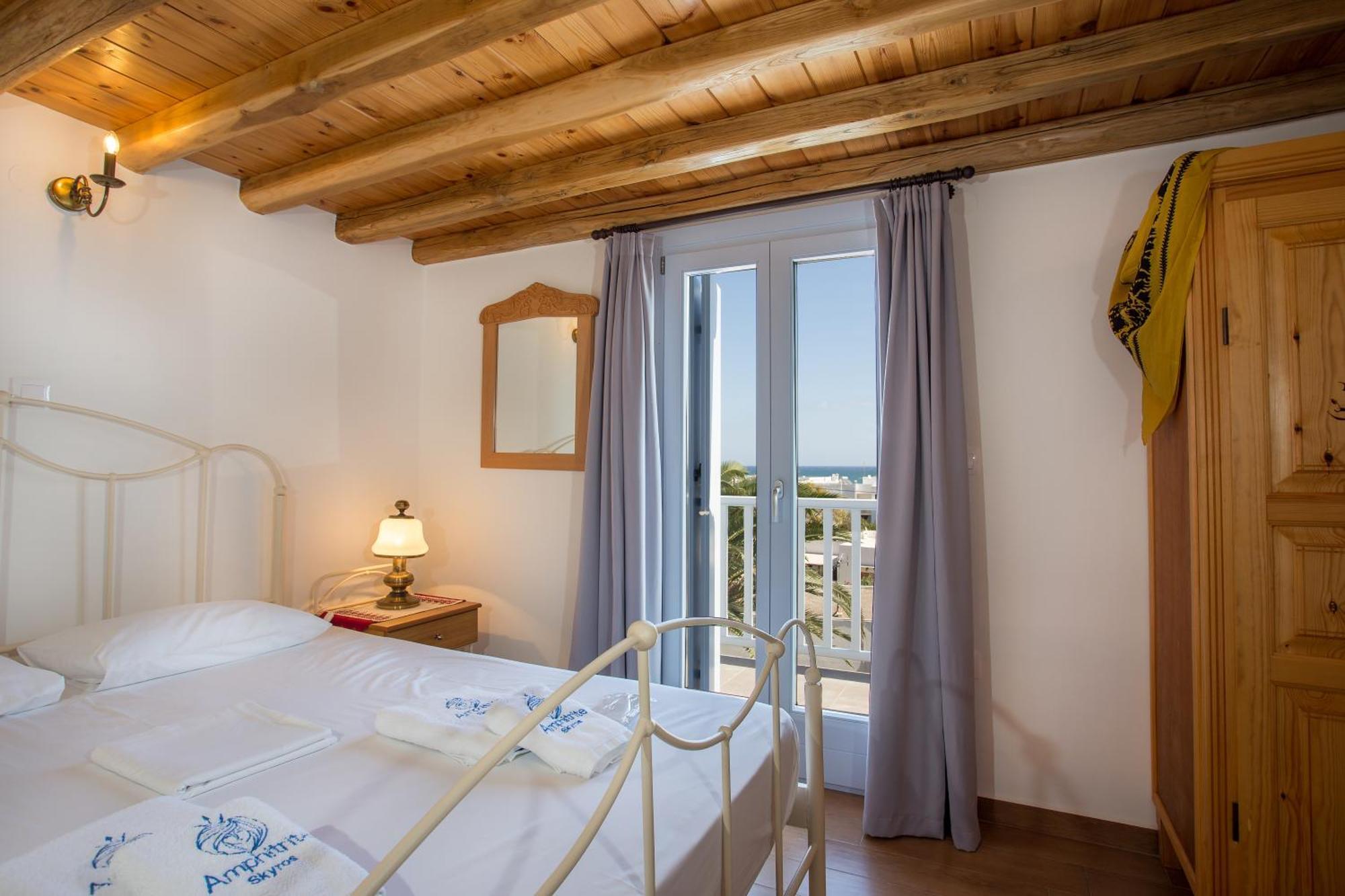 Amphitrite Apartments İskiri Dış mekan fotoğraf
